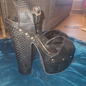 Steve Madden Velda platform heel